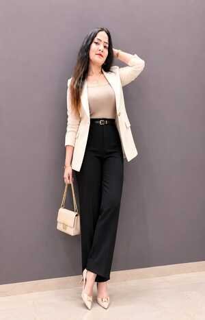 Top female escort available in Pune